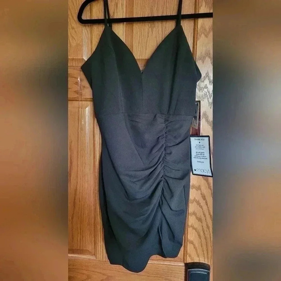 Emerald Sundae Dress Size Large (Juniors), Black Ruched VNeck Bodycon Mini - Picture 2 of 5